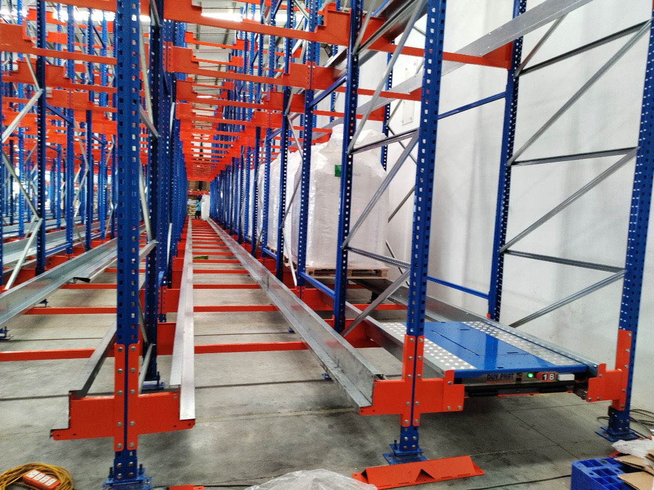 Robot Pallet Shuttle