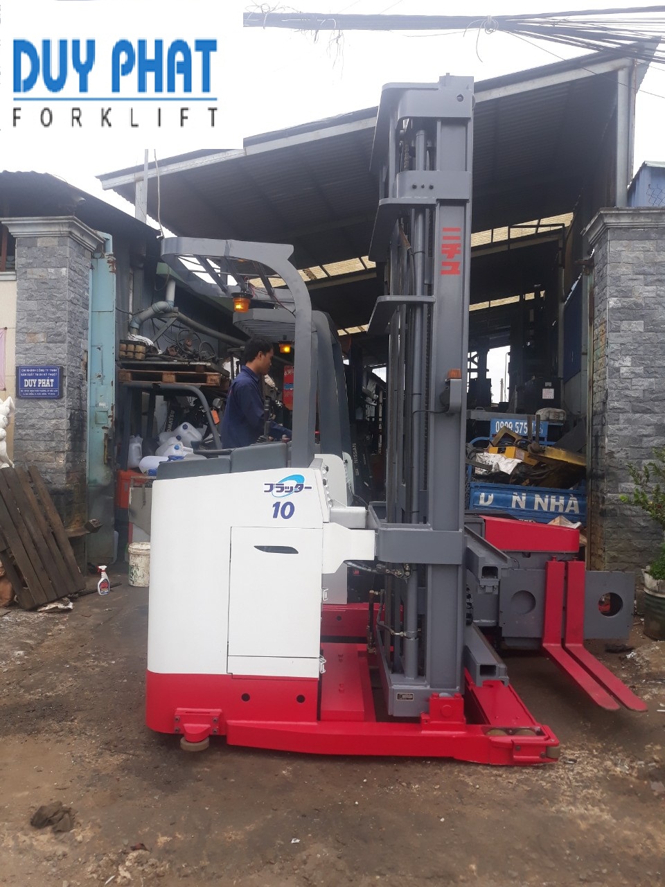 Xe nâng điện lối đi hẹp VNA