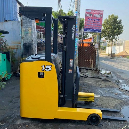 Xe nâng điện đứng lái