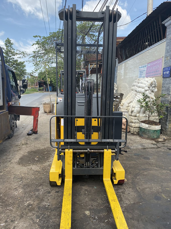 Xe nâng Bình Dương chính hãng được phân phối bởi Xe Nâng Duy Phát