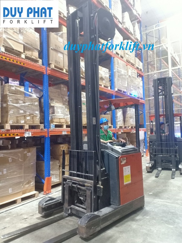 Xe nâng điện được phân phối chính hãng bởi Duy Phát