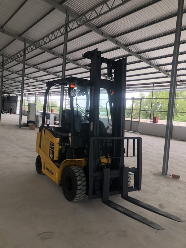 Xe nâng điện là gì?