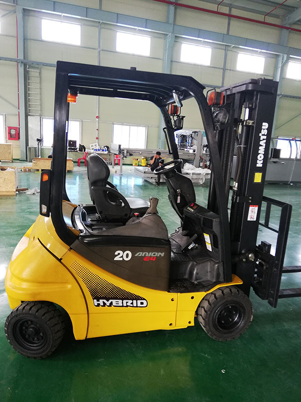 Xe nâng điện ngồi lái