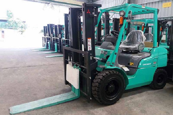 Xe nâng hàng động cơ đốt trong thiết kế đẹp mắt