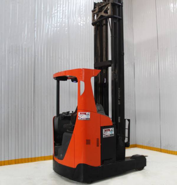Xe nâng điện BT chuyên dùng cho những kho hàng cao