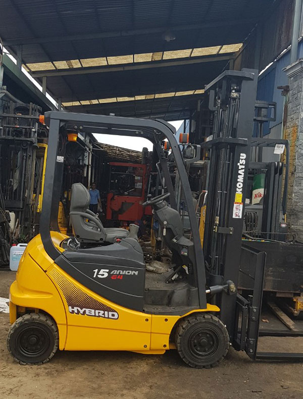 Xe nâng điện kết cấu chân rộng có đối trọng ổn định