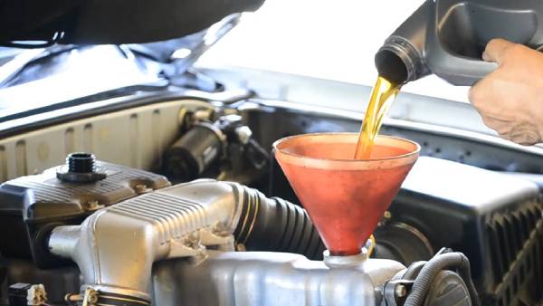 Xe nâng sử dụng nhớt gì?
