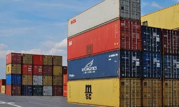 Container đóng vai trò quan trọng và vô cùng tiện ích trong quá trình vận chuyển hàng hóa hiện nay