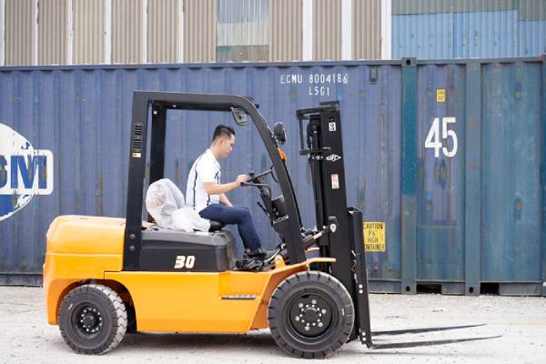 Một số sự cố xe nâng điện và cách khắc phục