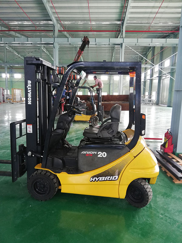 Sự cố xe nâng điện - Gãy nĩa hoặc chênh lệch nĩa