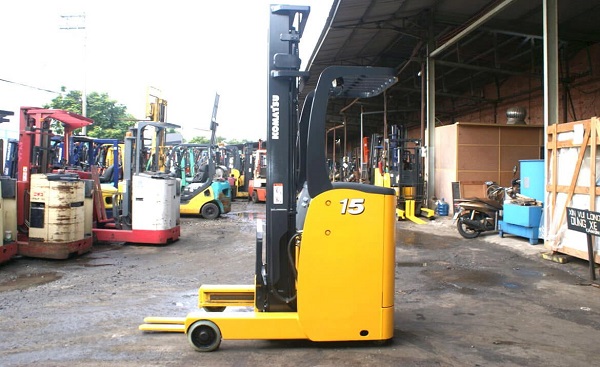 Bảo dưỡng xe nâng điện đứng lái giúp nhanh chóng phát hiện sự cố và sửa chữa