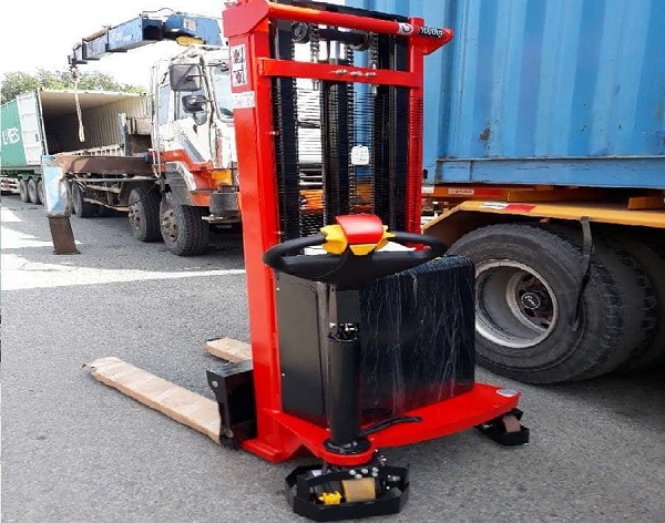 Kết cấu xe nâng điện đi bộ lái vô cùng bền bỉ