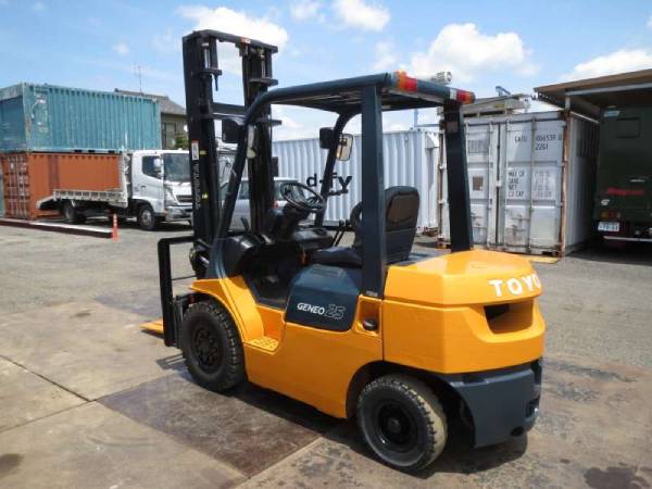 Top thương hiệu xe nâng Nhật bãi Toyota