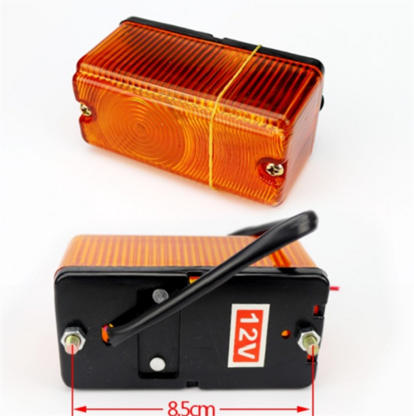 Đèn xi nhan xe nâng điện giúp quá trình vận hành xe nâng diễn ra an toàn hơn