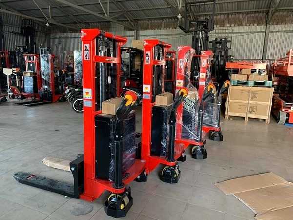 Forklift là gì? Tất tần tần thông tin về xe Forklift 5 Xe nâng tay - Hand Pallet Truck