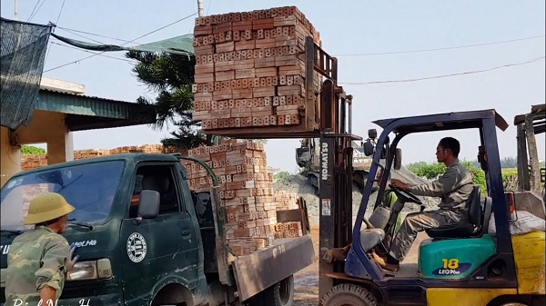 Xe nâng gạch là gì?