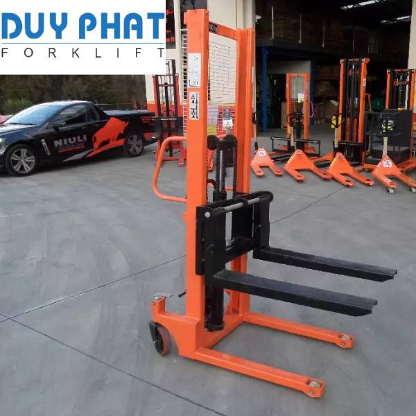 Xe nâng tay cao là gì? 2 Cấu tạo xe nâng tay cao