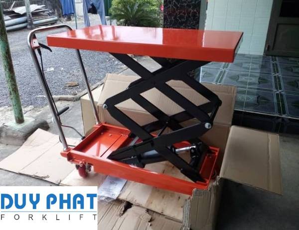 Xe nâng mặt bàn là gì?