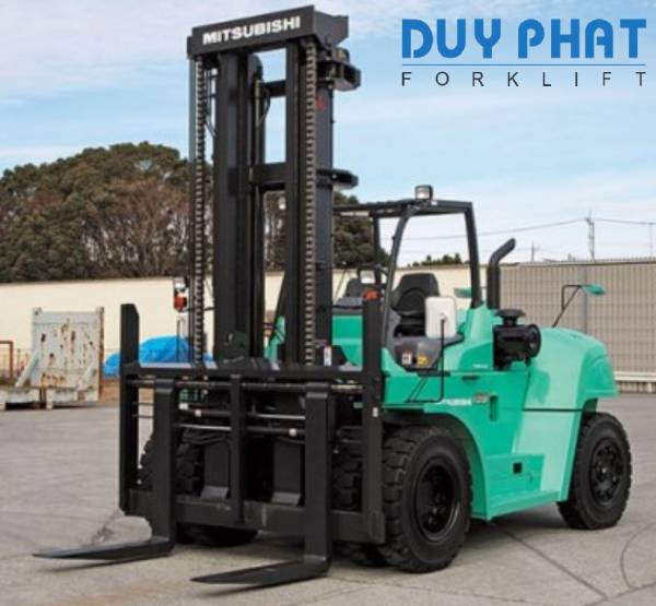 Xe nâng Mitsubishi làm việc nhanh chóng, hiệu suất cao