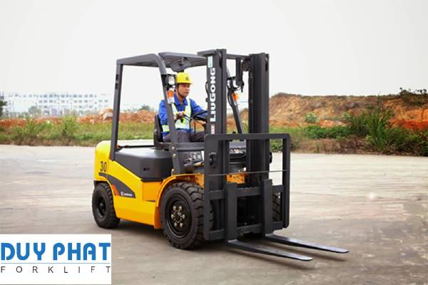 Người điều khiển xe nâng giỏi sẽ giúp quá trình vận hành xe nâng diễn ra suôn sẻ