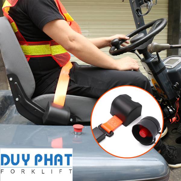 Người điều khiển xe nâng nên thắt dây đai an toàn xe nâng khi vận hành