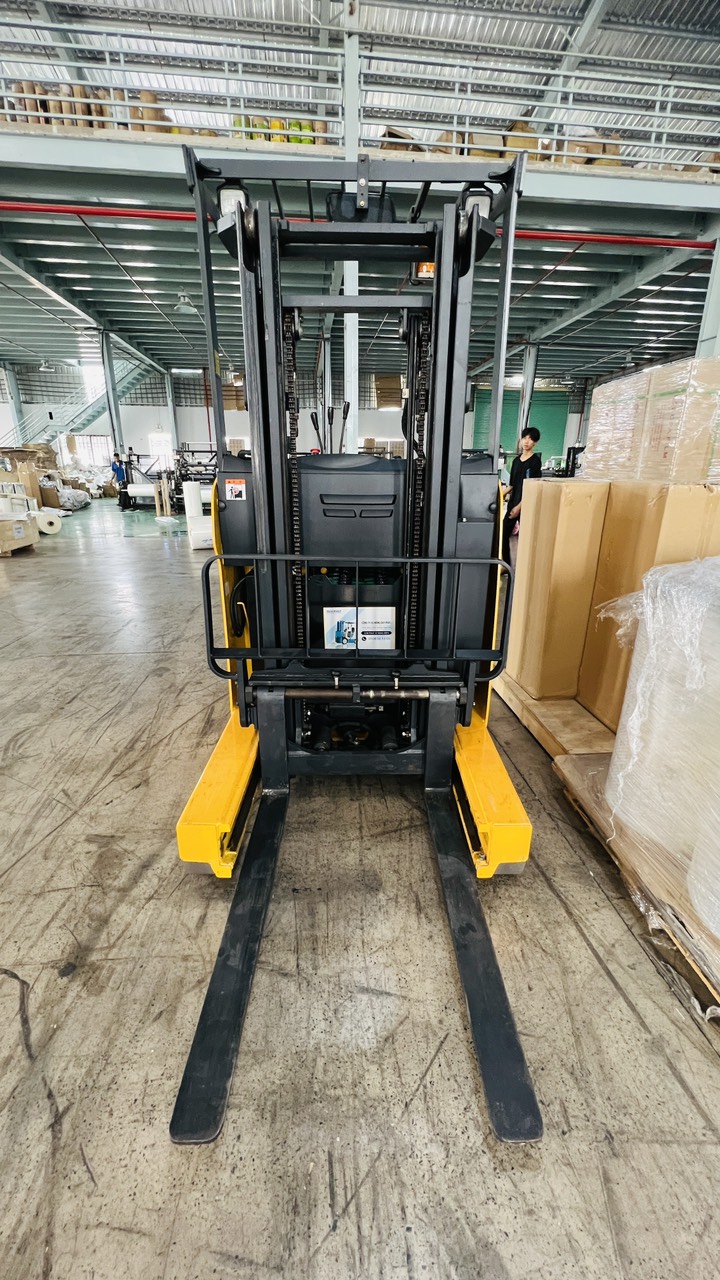 Ưu điểm của xe nâng điện Komatsu FB10RL-15