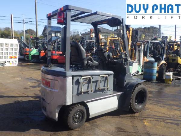 Sử dụng xe nâng điện 3 tấn giúp tiết kiệm chi phí nhiên liệu