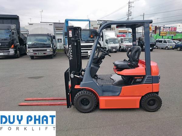 Xe nâng điện 3 tấn trang bị nhiều tính năng hiện đại