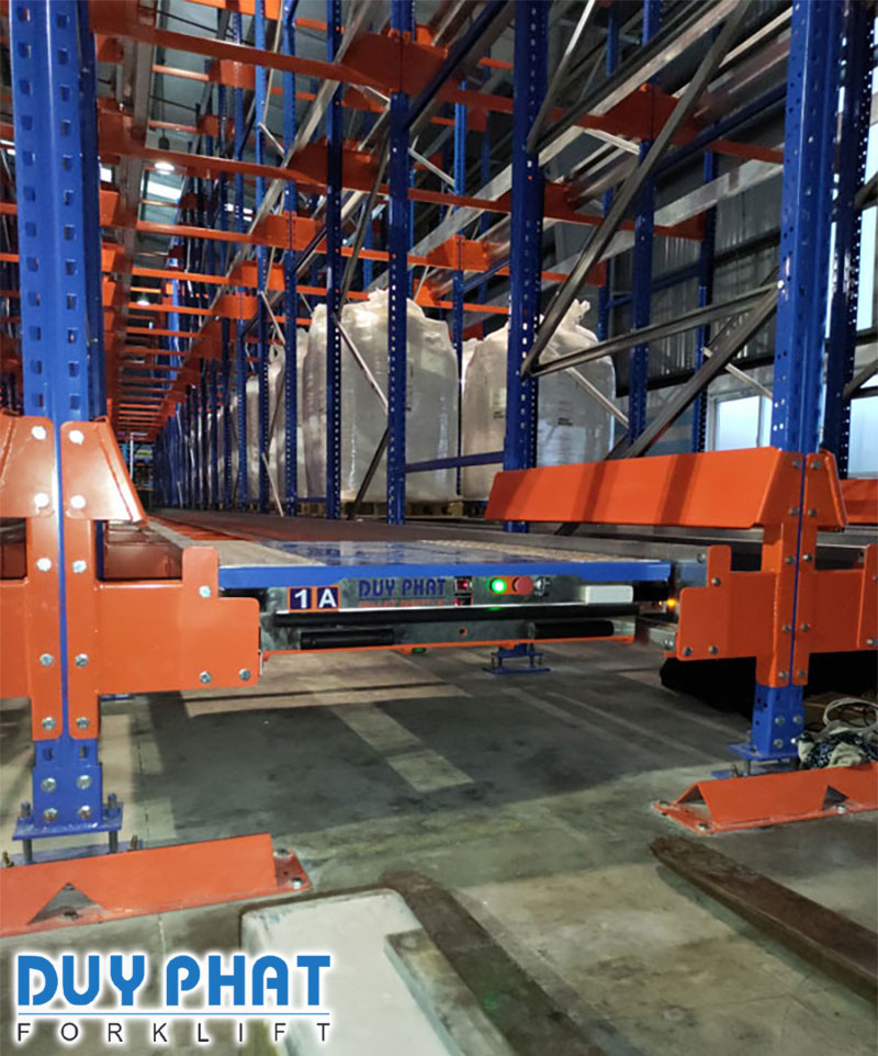 Tác dụng của kệ robot lấy hàng trong quản lý hàng hóa