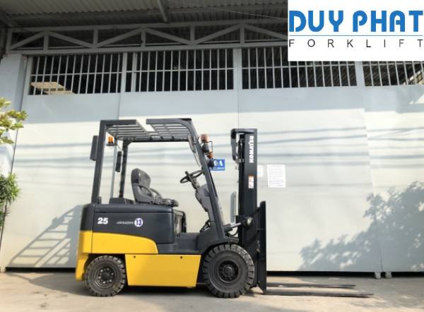 Nên chú ý kiểm tra, bảo dưỡng xe nâng điện định kỳ