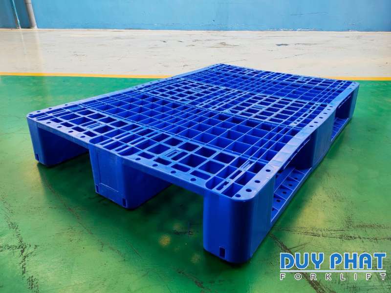 Pallet nhựa lưu trữ được nhiều loại hàng hóa