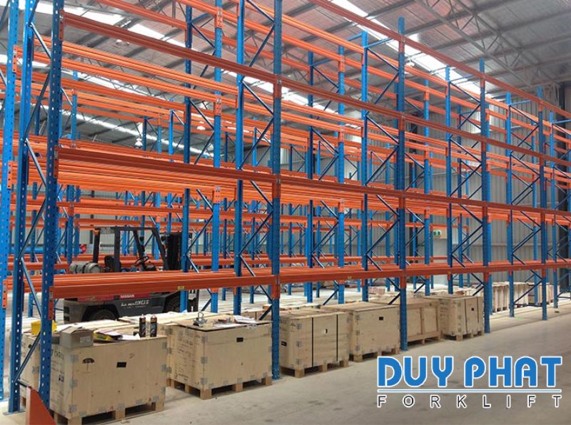 Pallet racking được điều khiển bằng hệ thống thông minh