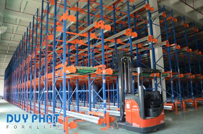 Ứng dụng của Pallet Shuttle vào ngành sản xuất nhựa, cao su 4 Làm thế nào để sử dụng Pallet Shuttle?