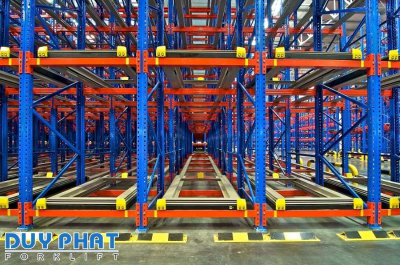 Pallet Shuttle ngày càng được dùng phổ biến trong hoạt động lưu trữ hàng hóa hiện nay