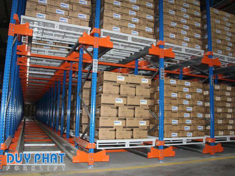 Sử dụng Pallet Shuttle tối ưu không gian nhà kho và tiết kiệm chi phí