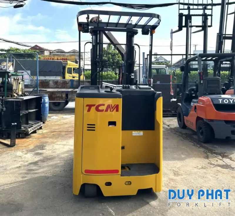Địa chỉ mua xe nâng điện TCM tại Đắk Lắk