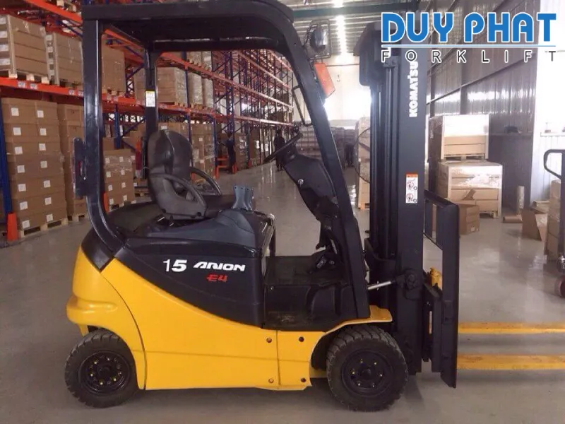 Xe nâng điện Komatsu 1.5 tấn FB15AH-12 ngồi lái, nâng cao 3 mét