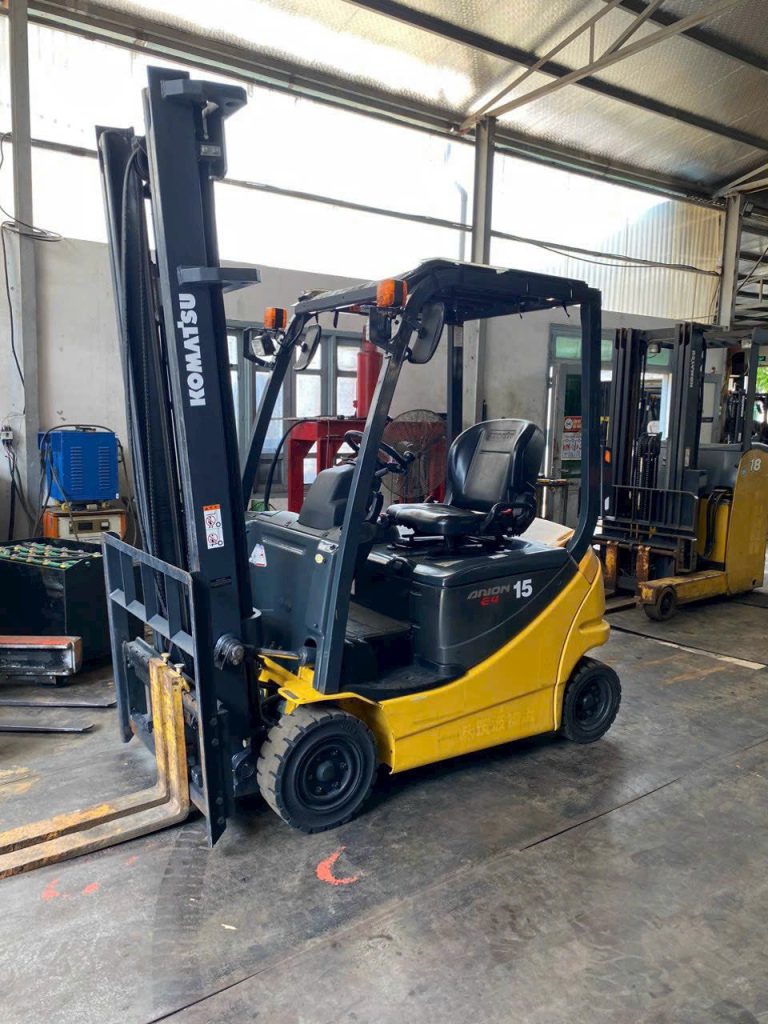 Xe nâng điện Komatsu 1.5 tấn FB15AH-12 ngồi lái, nâng cao 4 mét