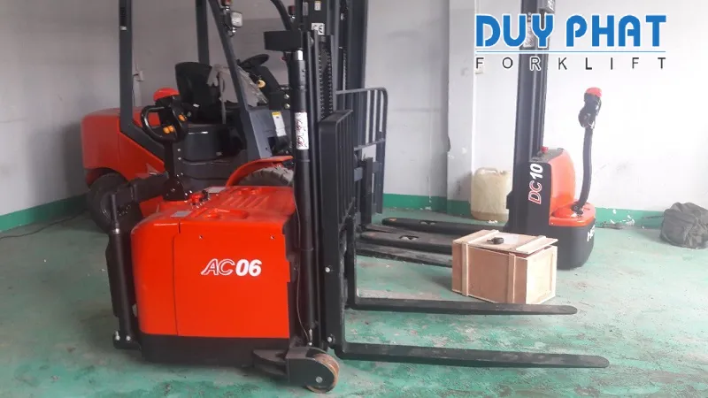 Mua xe nâng điện 500kg ở đâu chính hãng, giá rẻ