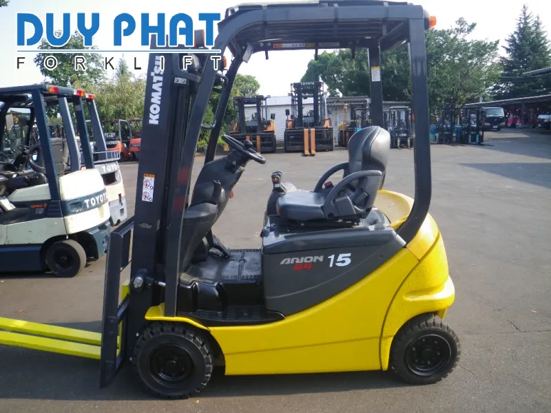 Xe nâng điện Komatsu 1.5 tấn vận hành êm ái và thân thiện với môi trường